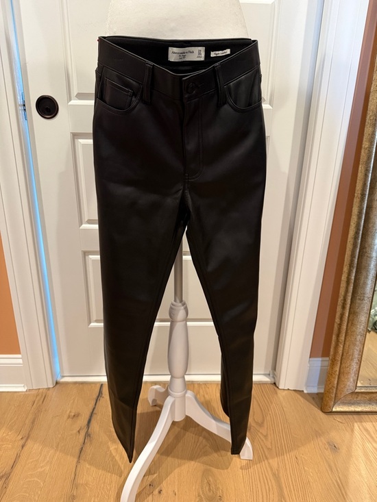 Abercrombie & Fitch Pants - Abercrombie The Baggy Low Rise Vegan Leather